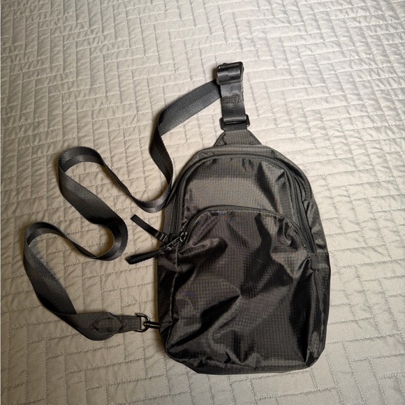 Vera Bradley Handbags - Vera Bradley Black Crossbody Sling Bag